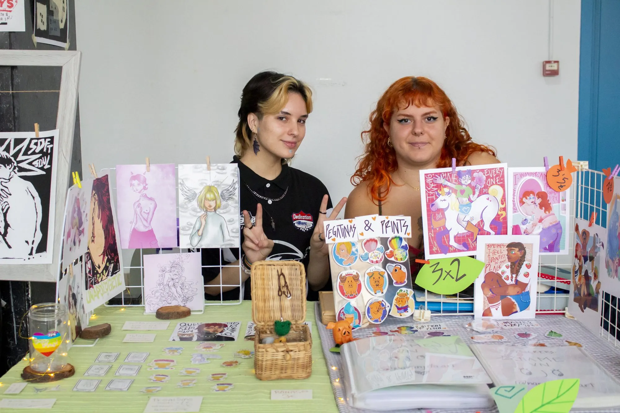 Artistas en su puesto del ToonMarket
